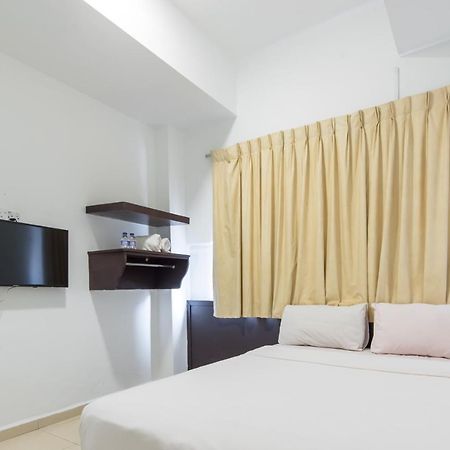 Hollitel Hotel Malacca Екстериор снимка